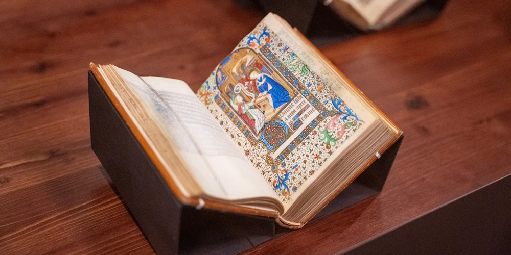 Ein mittelalterliches Stundenbuch aus der bedeutenden Privatsammlung Comites Latentes. 